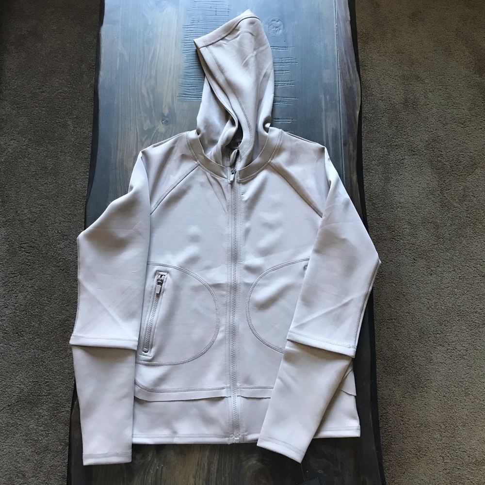 💕NWT BCBG MAXAZRIA ACTIVE JACKET MACRAME M***